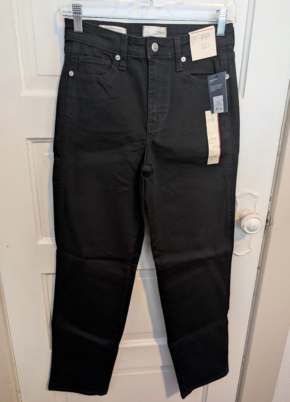 NWT Minimalist Black High Rise Straight-Leg Women's Jeans Size 4 Regular
